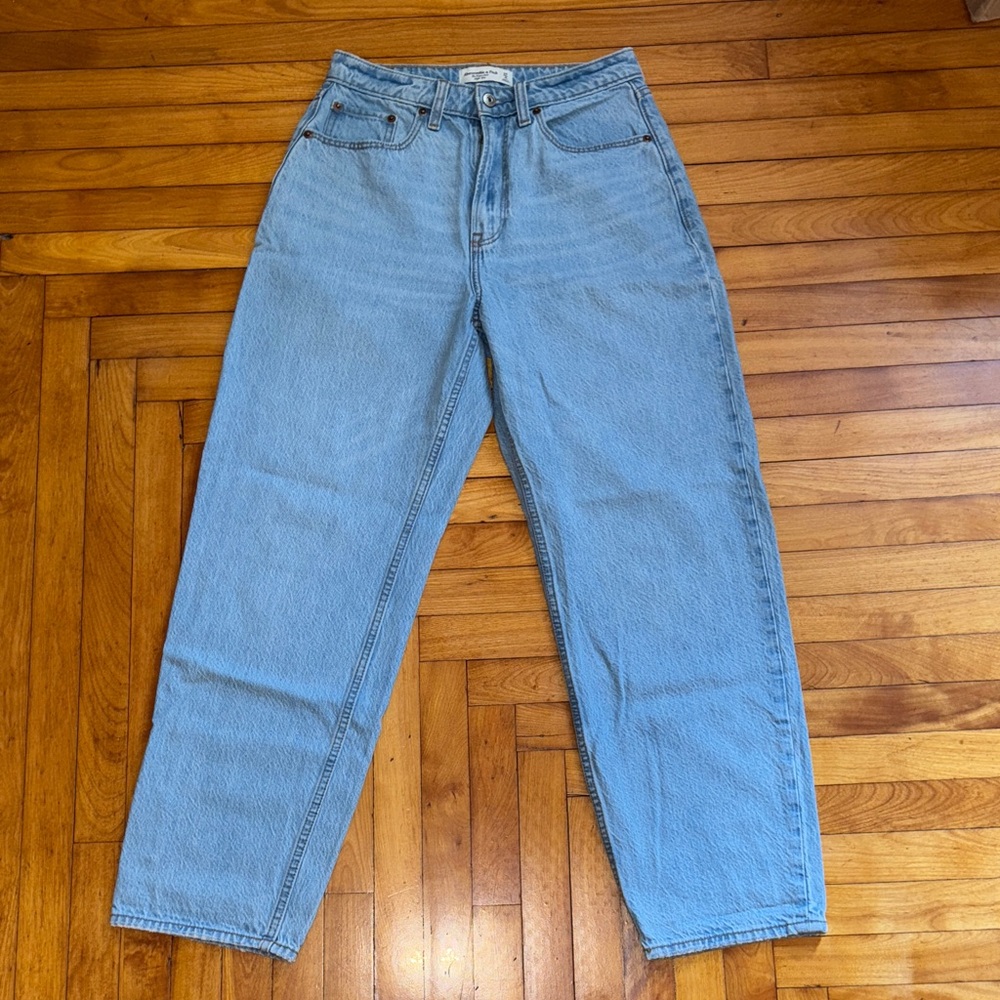 Abercrombie & Fitch High Rise Taper Jeans in Light Blue